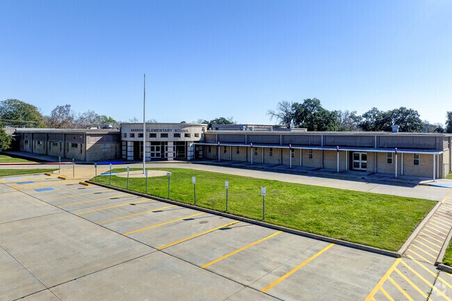 Barrow Elementary offers diverse extracurricular activities, enhancing students' experiences.