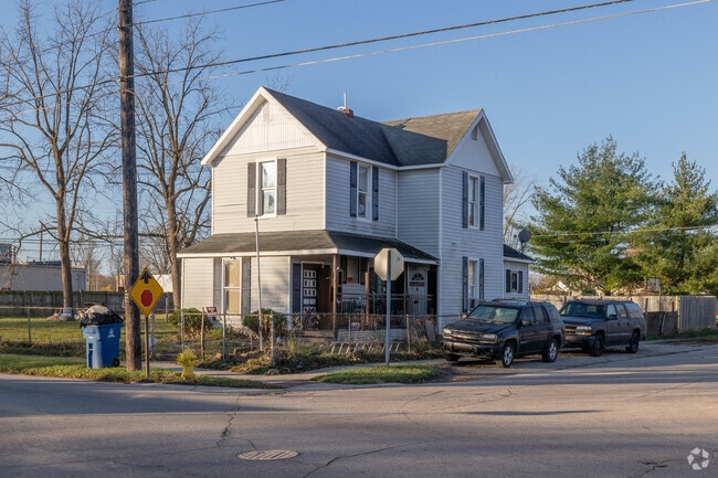 Bungalows, ranches, and nationals are the dominant home styles in West Marion.