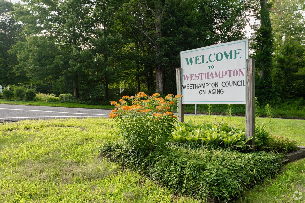 Westhampton_MA_1027587_AP_110525_V1