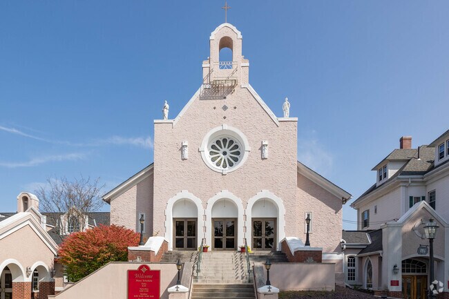Beautiful, older churches can be seen on the main streets of North Andover.
