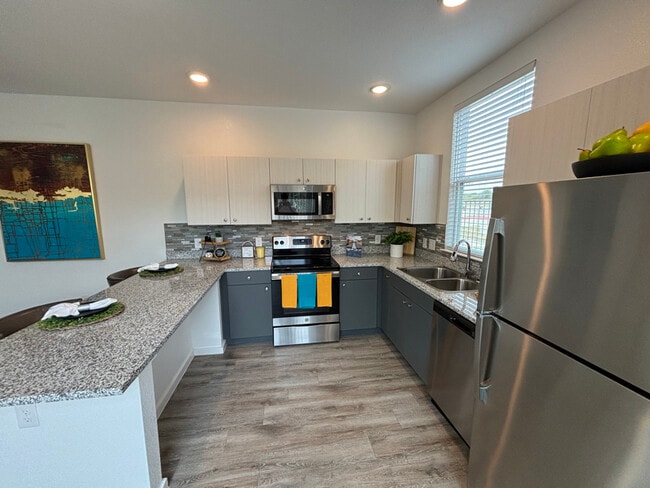 151 Rikardson St unit b2, Kyle, TX 78640 - photo 2