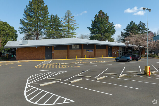 Seth Lewelling Elementary School in the Lewelling Neighborhood.
