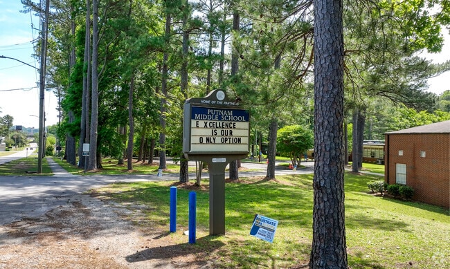 Putnam Middle School, locate in Irondale Alabama serving Irondale and Jefferson County.