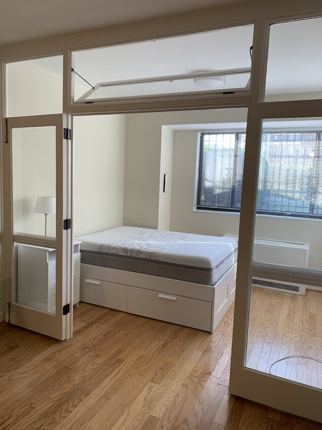 General Scott Apartments unit 3, Washington, DC 20036 - photo 5