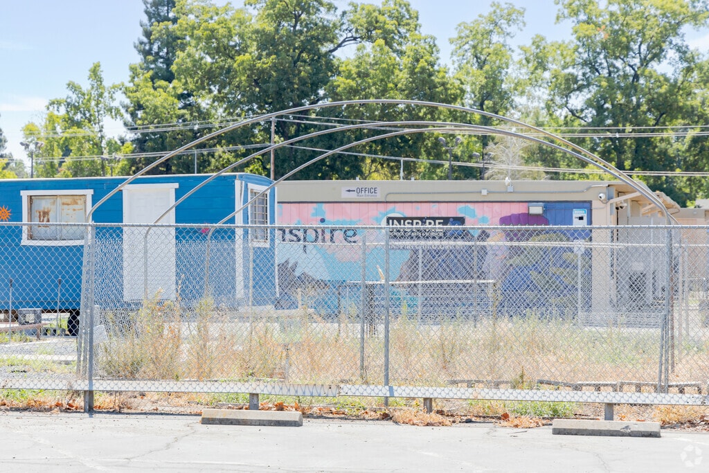 There are 366 students at Inspire School of Arts and Sciences.