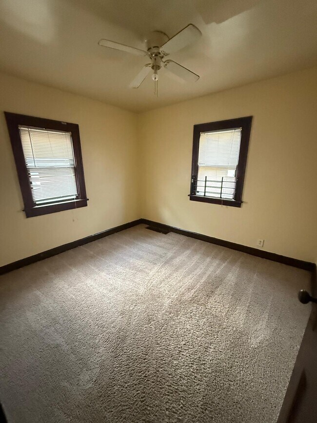 11317 Nelson Ave unit Downstairs, Cleveland, OH 44105 - photo 5