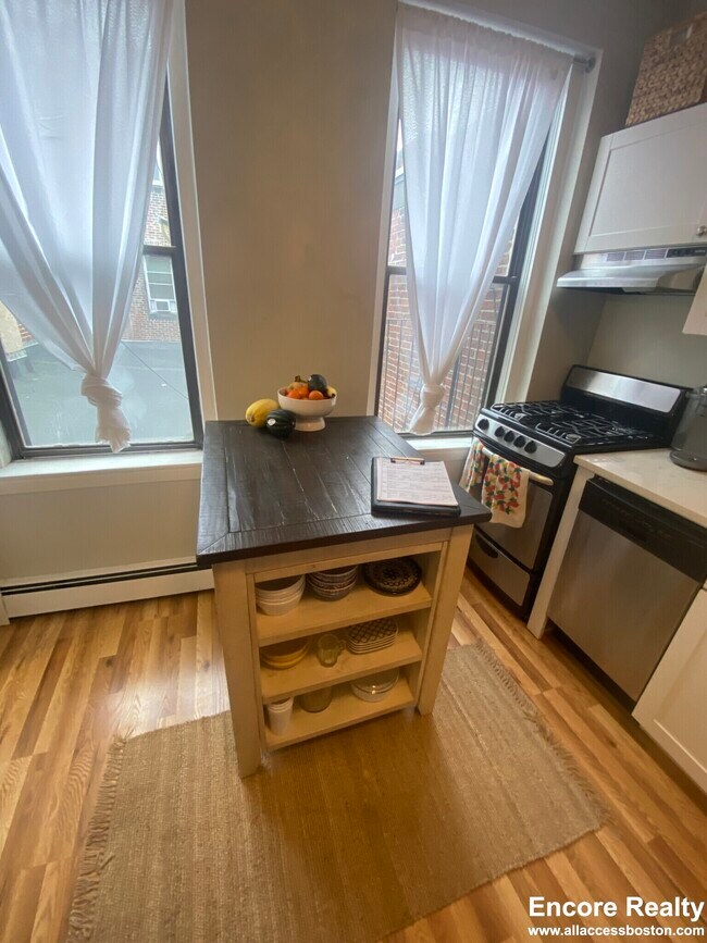 21 Sheafe St unit 13, Boston, MA 02113 - photo 2