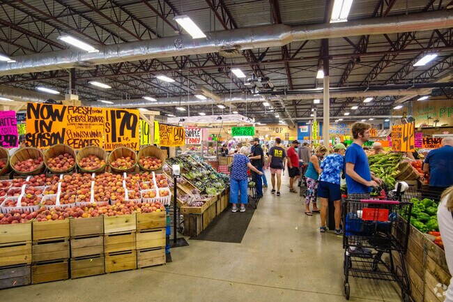 Detwiler’s offers customers a hometown feel with fresh produce, deli, bakery, seafood and more.