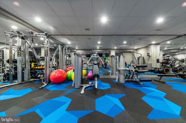 1422 Chestnut St unit 407, Philadelphia, PA 19102 - photo 3