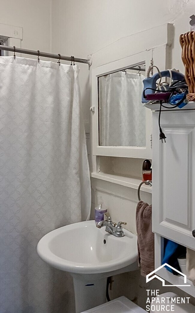 630 W Arlington Place unit 2, Chicago, IL 60614 - photo 5