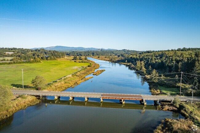 River Point is apptly named for the many rivers that wind throughout the community.