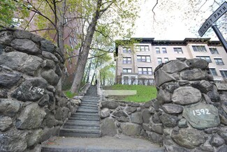 1592 Beacon St Unit 3, Brookline, MA 02446