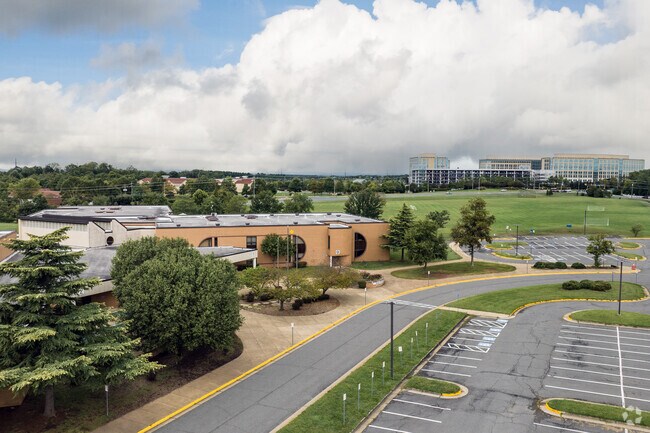 Franklin Middle School of Oak HIll is in the Fairfax County School System.