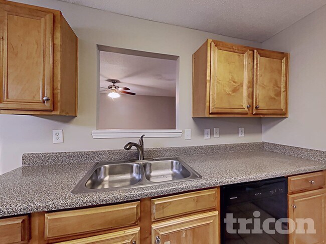 5849 Black Top Way, Fairburn, GA 30213 - photo 7