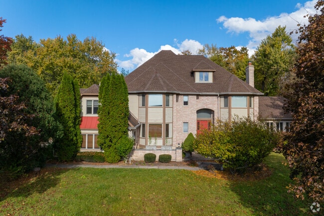 Some regal, large homes in Sleepy Hollow sit on parcels of about an acre.