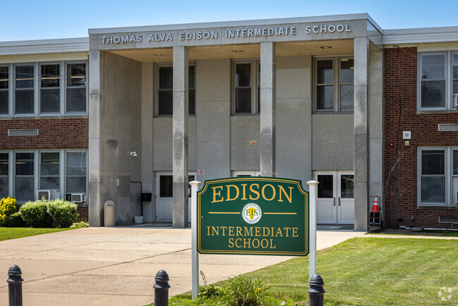 Edison Intermediary School is a public school located in Westfield, NJ.