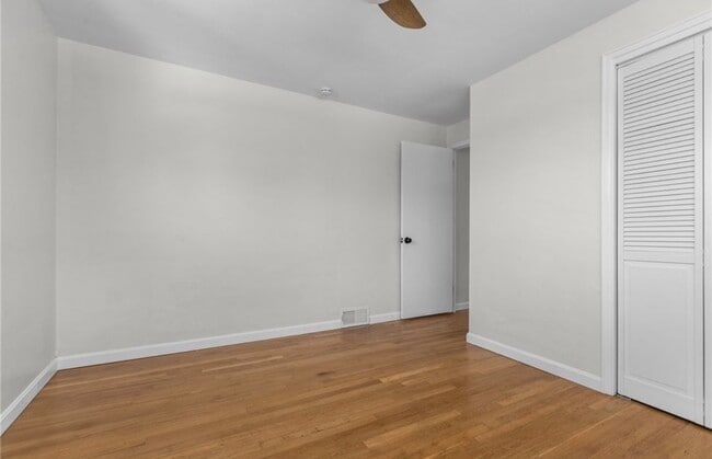 548B Firethorne Dr, Monroeville, PA 15146 - photo 7