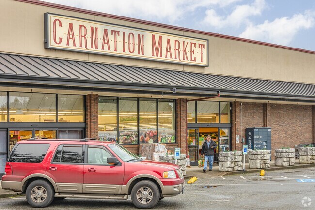 Lake Marcel residents can stop into nearby Carnation Market for everyday household items.