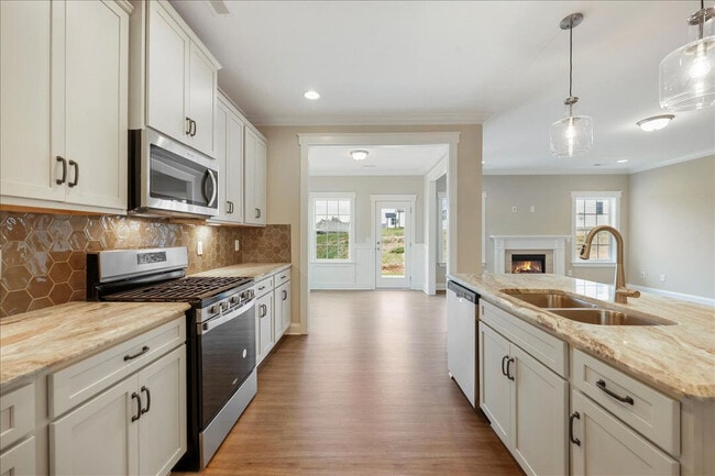 1036 Fairhaven Dr unit 36456922, Mebane, NC 27302 - photo 4