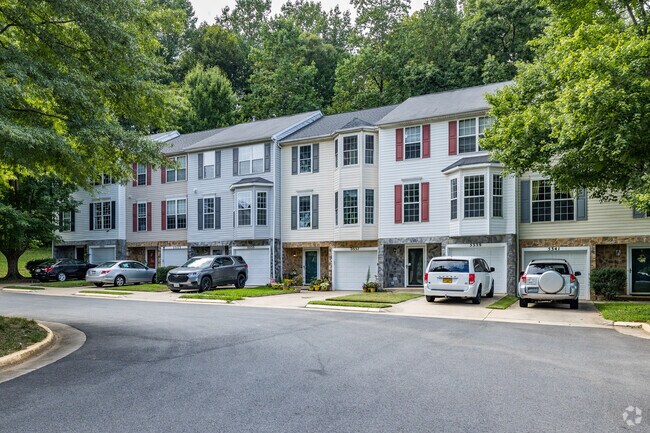 Montclair has a variety of townhomes available for convenience.