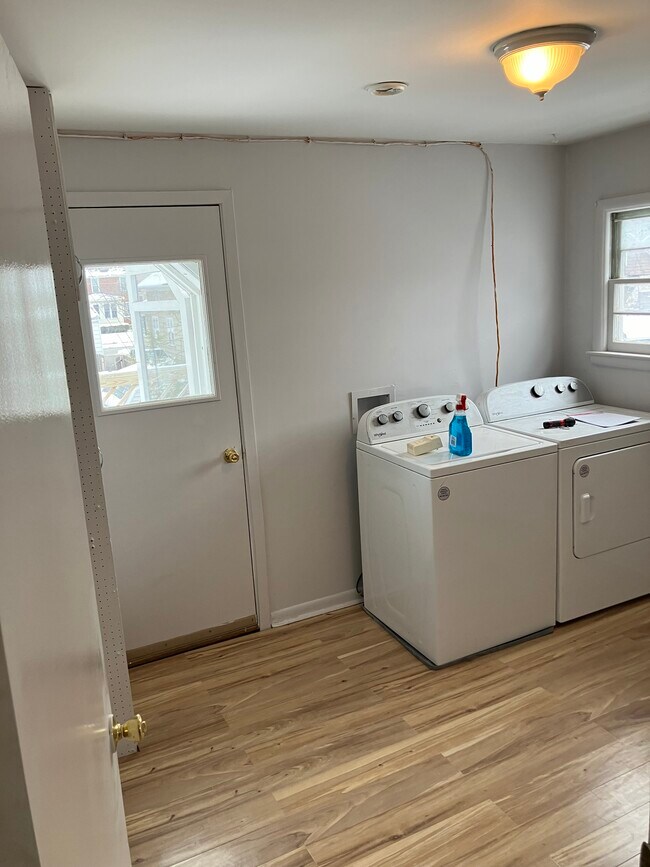 43 Sycamore St unit 2, Albany, NY 12208 - photo 5