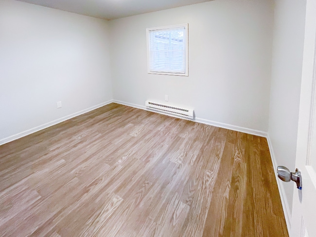 3914 Pleasant Ave unit 2, Norfolk, VA 23518 - photo 6