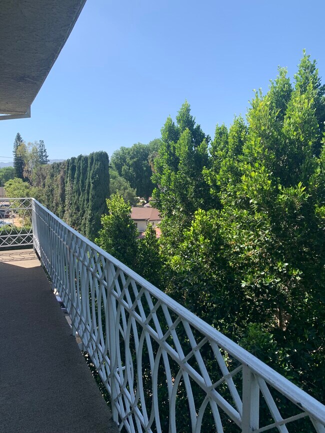 19029 Nordhoff St unit 308, Northridge, CA 91324 - photo 3