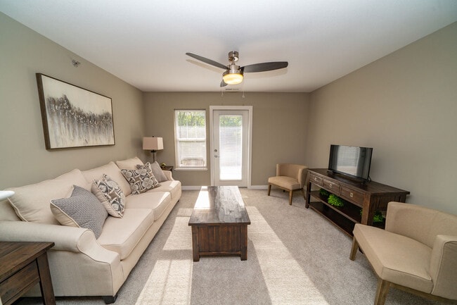 Strathmore Apartment Homes, West Des Moines, IA 50266 - photo 4