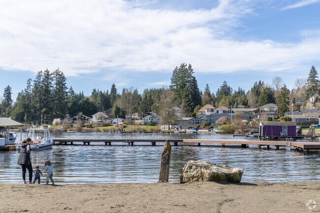 North Lake Stevens residents enjoy lakeside amenities at North Cove Park.
