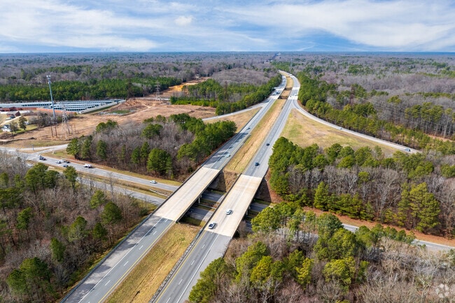 State Route 288 borders Centralia to the north and takes commuters to Interstate 95.