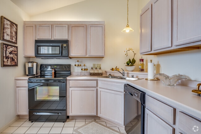 Springbrook Cercle, Oak Creek, WI 53154 - photo 7