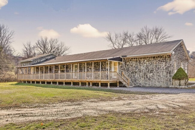 443 Clove Rd unit ID1366356P, Monroe, NY 10950 - photo 7