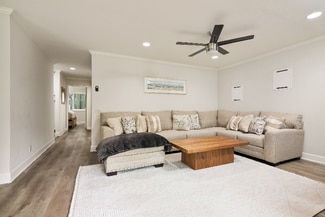 8503 Villa la Jolla Dr Unit B, San Diego, CA 92037