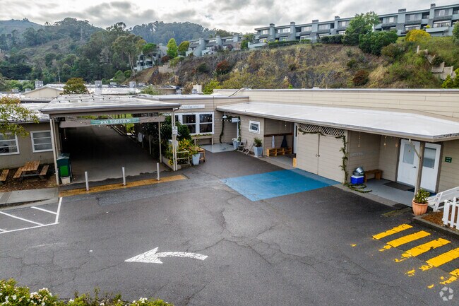 The New Village School has quality teachers in Sausalito.