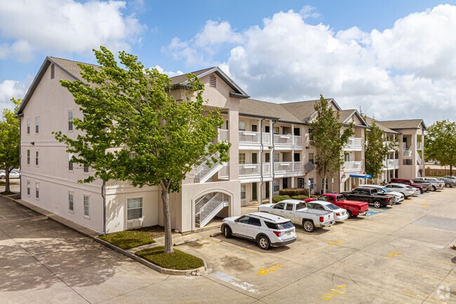 InTown Suites Extended Stay offers extended weekly, monthly, or even longer stays in the Clearview Estates neighborhood