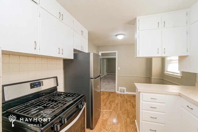 10808 E 58 St, Raytown, MO 64133 - photo 7