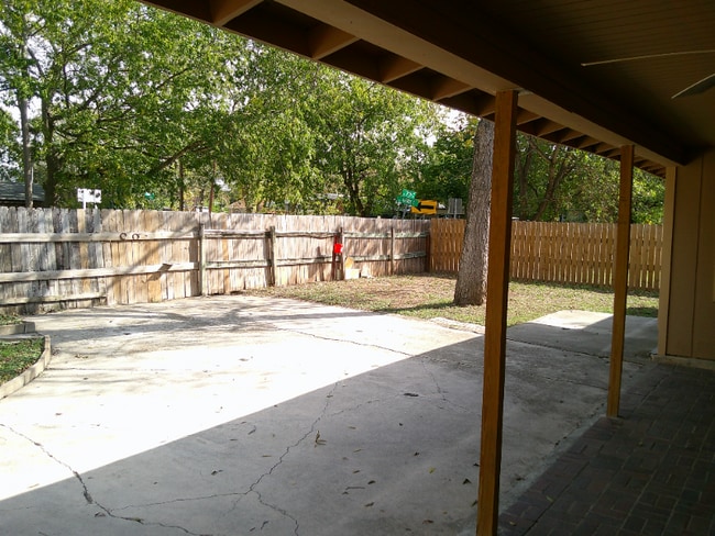 801 4th St unit 801 4th St Unit A, Seguin, TX 78155 - photo 2