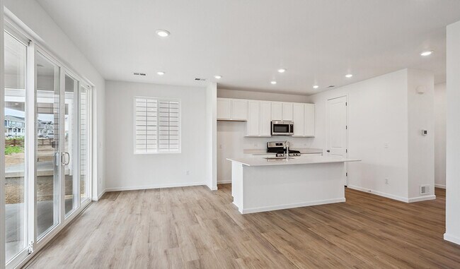 580 Douglas Fir Place, Johnstown, CO 80534 - photo 4