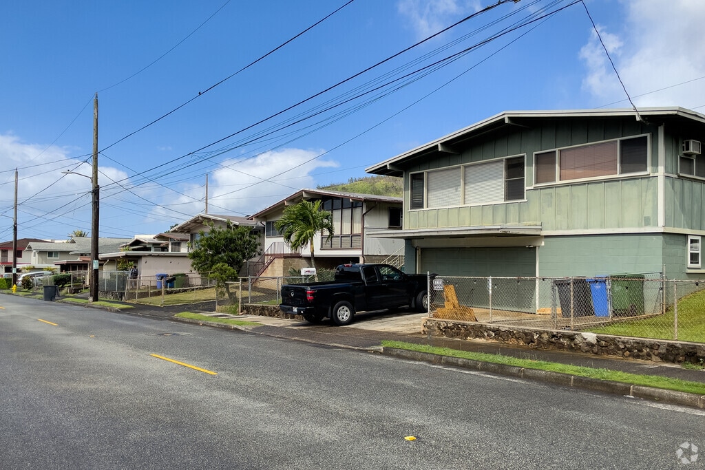2018 Pahukui St, Honolulu, HI 96819
