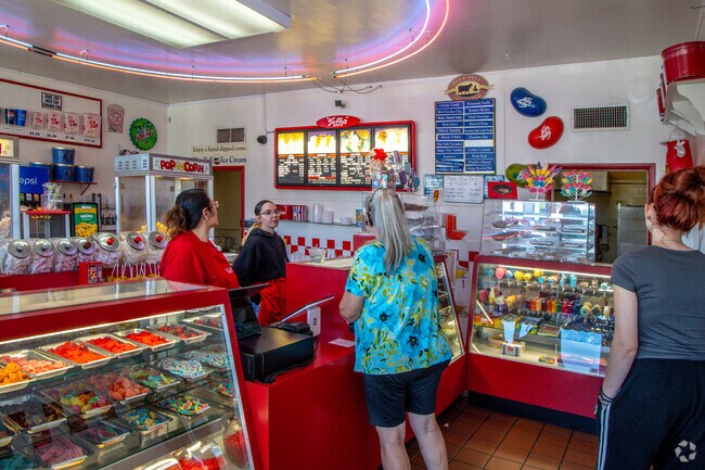 Penny candies, fudge and flavored popcorn line the nostalgic walls of Taffy’s in Mesa Junction.