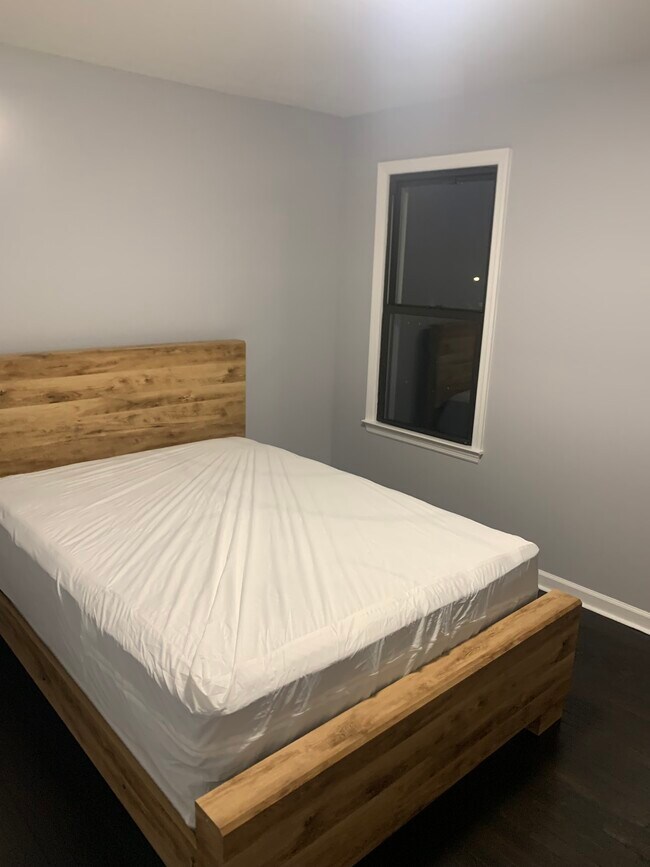 174 Orland St unit Room for rent, Bridgeport, CT 06605 - photo 4