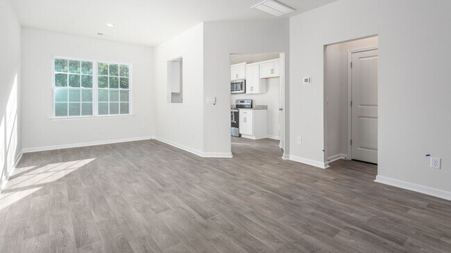 223 Moyer Dr, Burlington, NC 27253 - photo 5