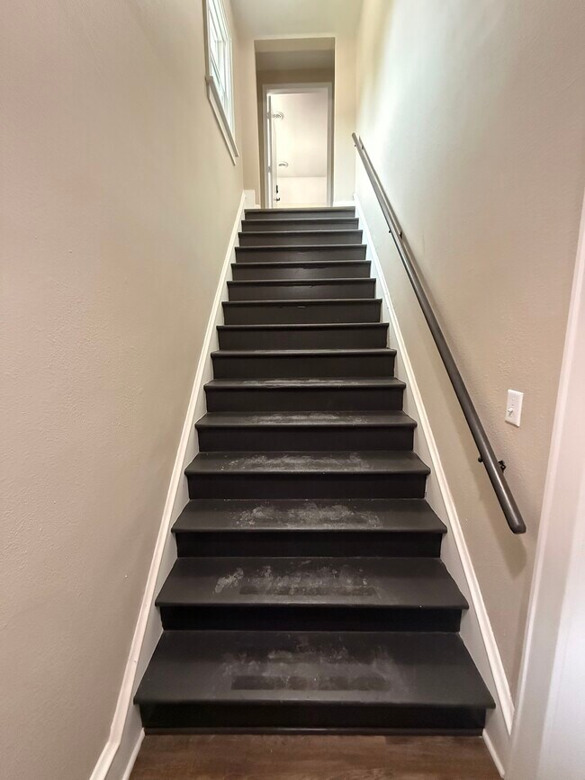 325 E Lincoln Ave unit 2, Oshkosh, WI 54901 - photo 5