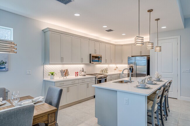 6450 High Pointe Way unit 36462655, Vero Beach, FL 32967 - photo 4