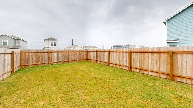 539 Commander Abbott Dr, Jarrell, TX 76537 - photo 2