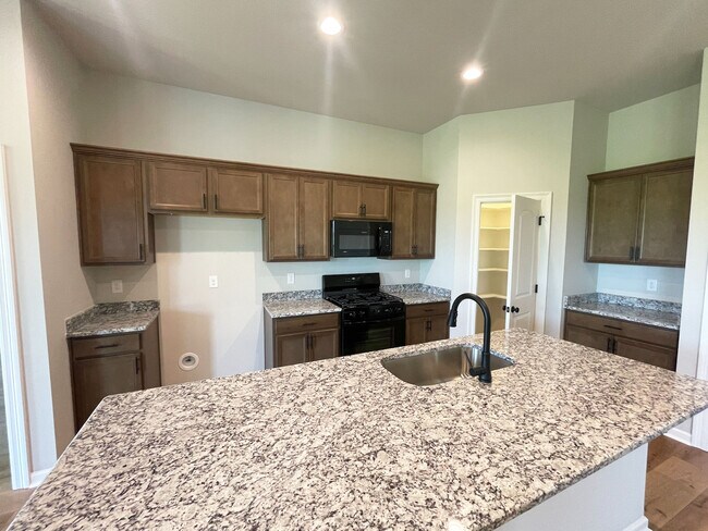 2104 Hayes Ave, Port Allen, LA 70767 - photo 2