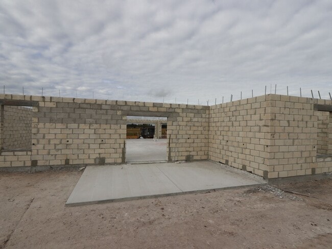 8455 Fox Den Cove, Lakeland, FL 33810 - photo 3