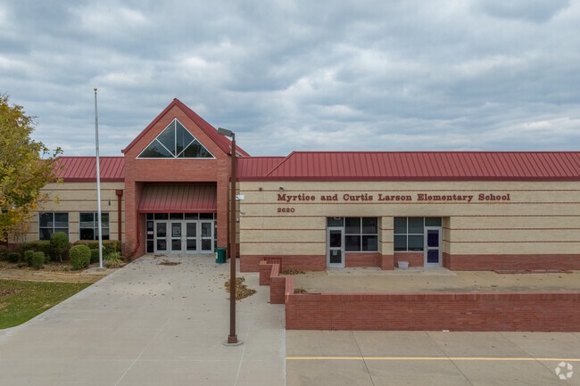 Larson Elementary is a public school located in Grand Prairie, TX.