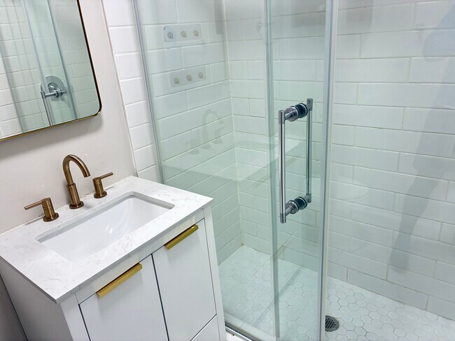 625 C St NE unit Capitol Hill One Bed, Washington, DC 20002 - photo 3