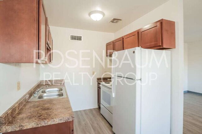 1518 E Hedrick Dr unit d, Tucson, AZ 85719 - photo 7